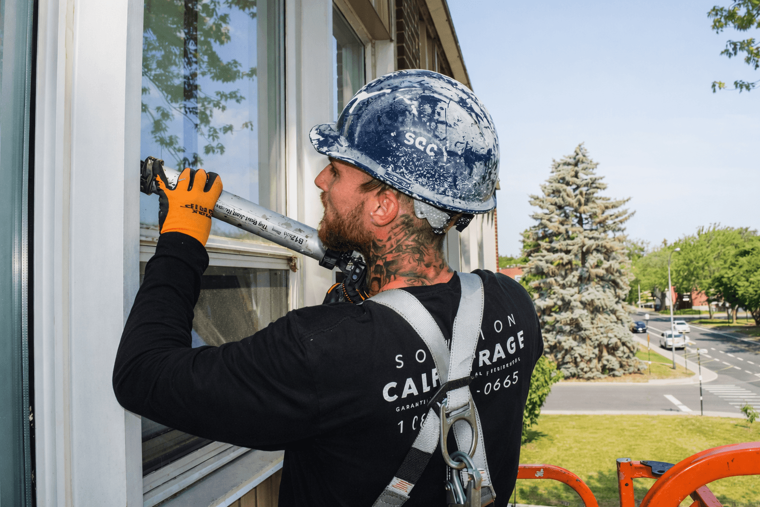 Caulking a building opening